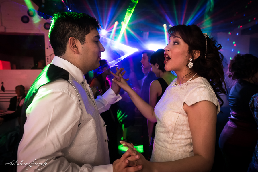 Rocio + Adrian fiesta de casamiento boda en salon Las Totoras en Trelew por Anibal Alvarez Fotografo